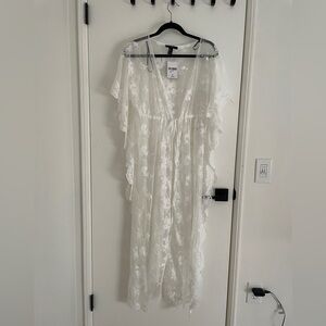 Forever 21 White Floral Lace Overlay kimono